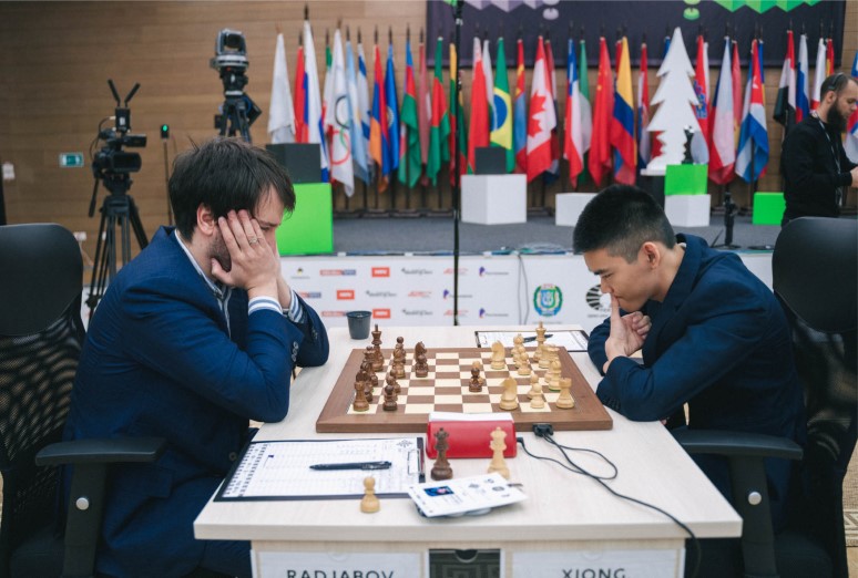 La batalla de ex niños prodigio Foto: https://khantymansiysk2019.fide.com/en/