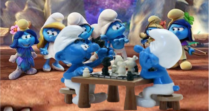 pitufos jugando ajedrez