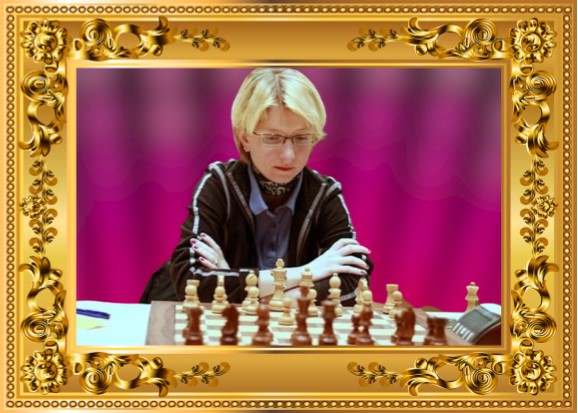 Eva Moser con marco dorado